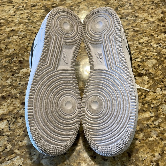 🖤 Air Force 1 '07 'White Black’ CT2302-100 Men’s Size 7/Women’s Size 8.5 - Picture 14 of 14